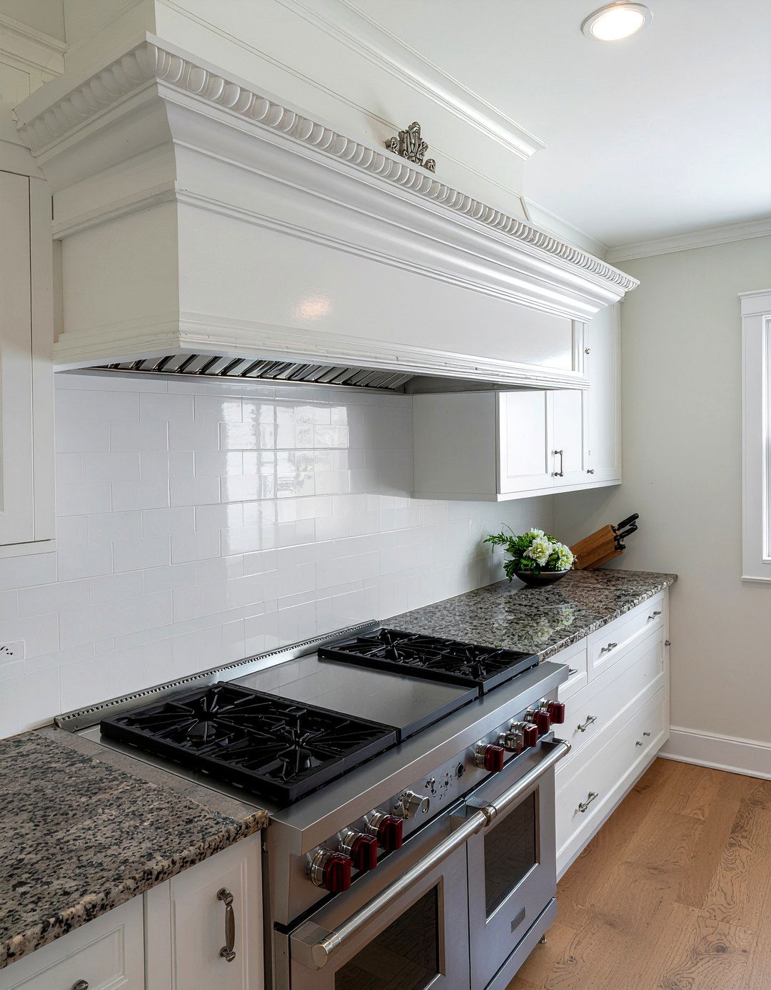 Kitchen dentil molding - 30 kitchen molding ideas