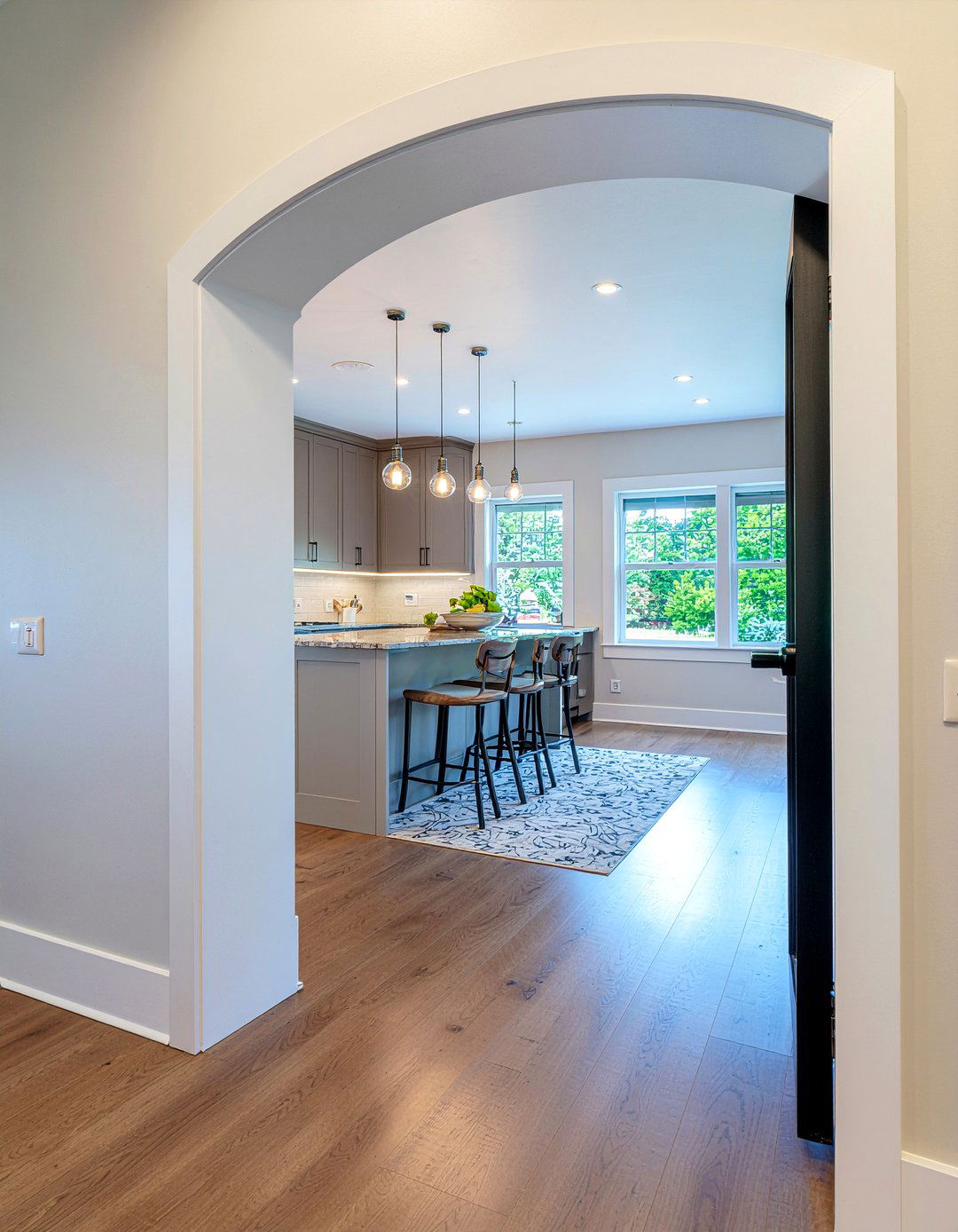 Kitchen door casing - 30 kitchen molding ideas