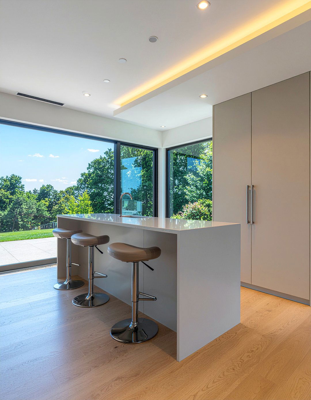 Kitchen extension with breakfast bar - 30 kitchen extension ideas