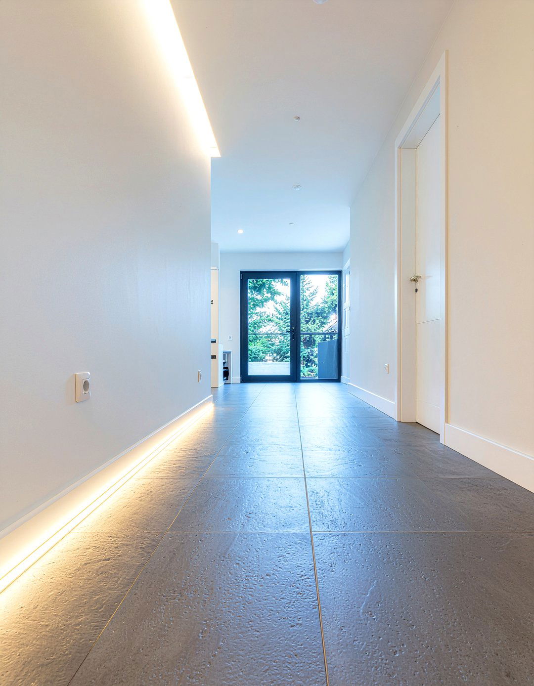 Kitchen floor level lighting - 30 LED strip kitchen lighting ideas