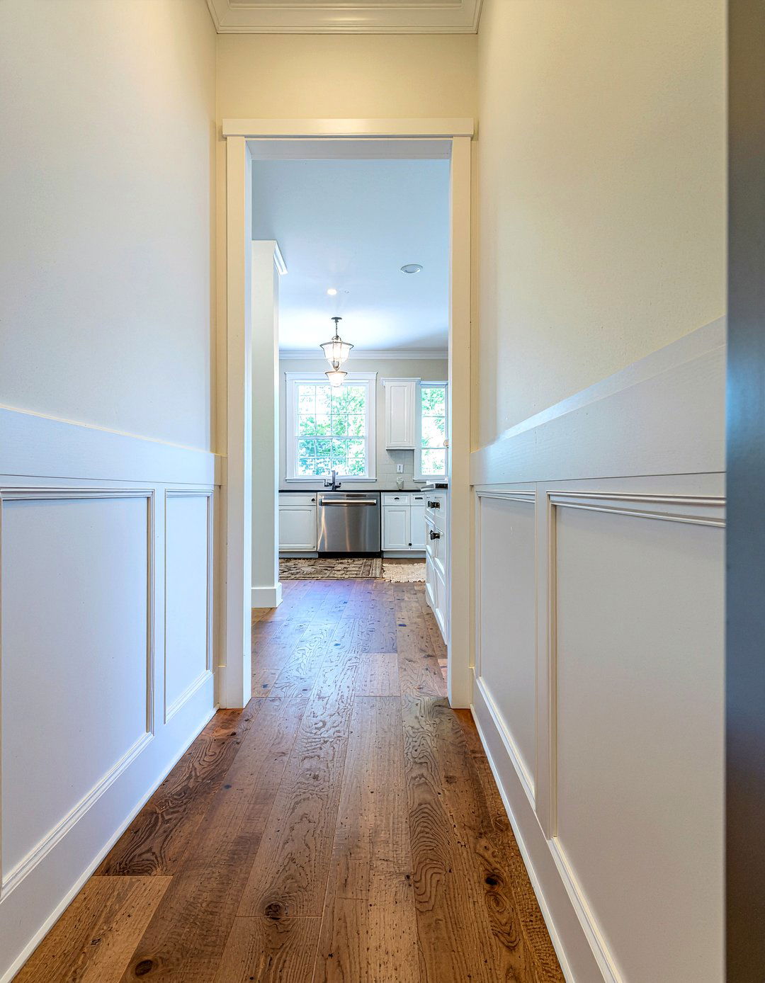 Kitchen hallway wall trim - 30 kitchen board and batten ideas