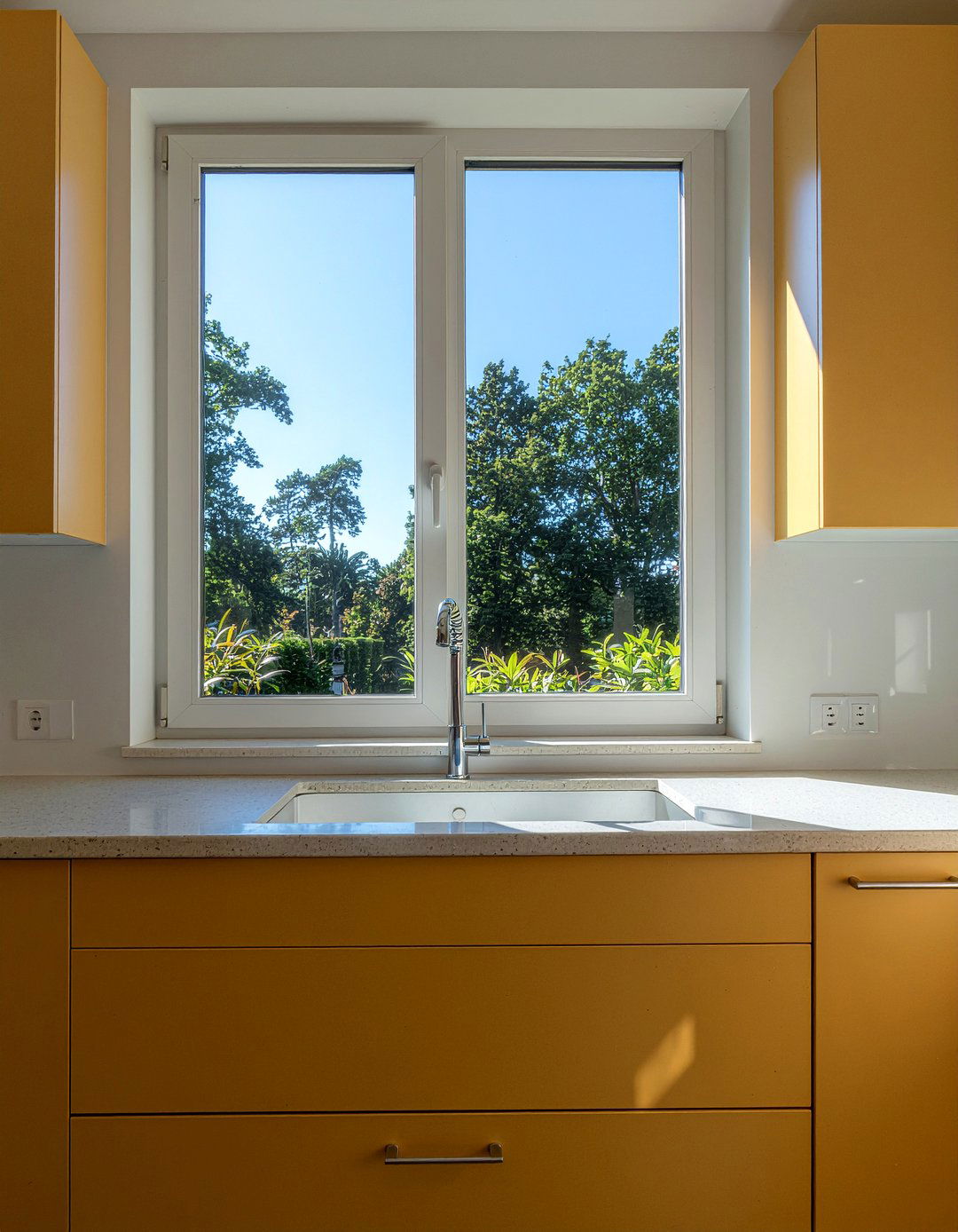 Kitchen window height above counter - 30 kitchen dimension ideas