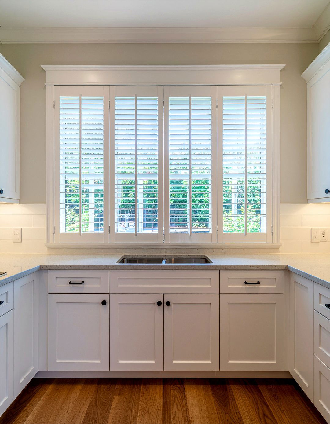Kitchen window plantation shutters - 30 kitchen window decor ideas