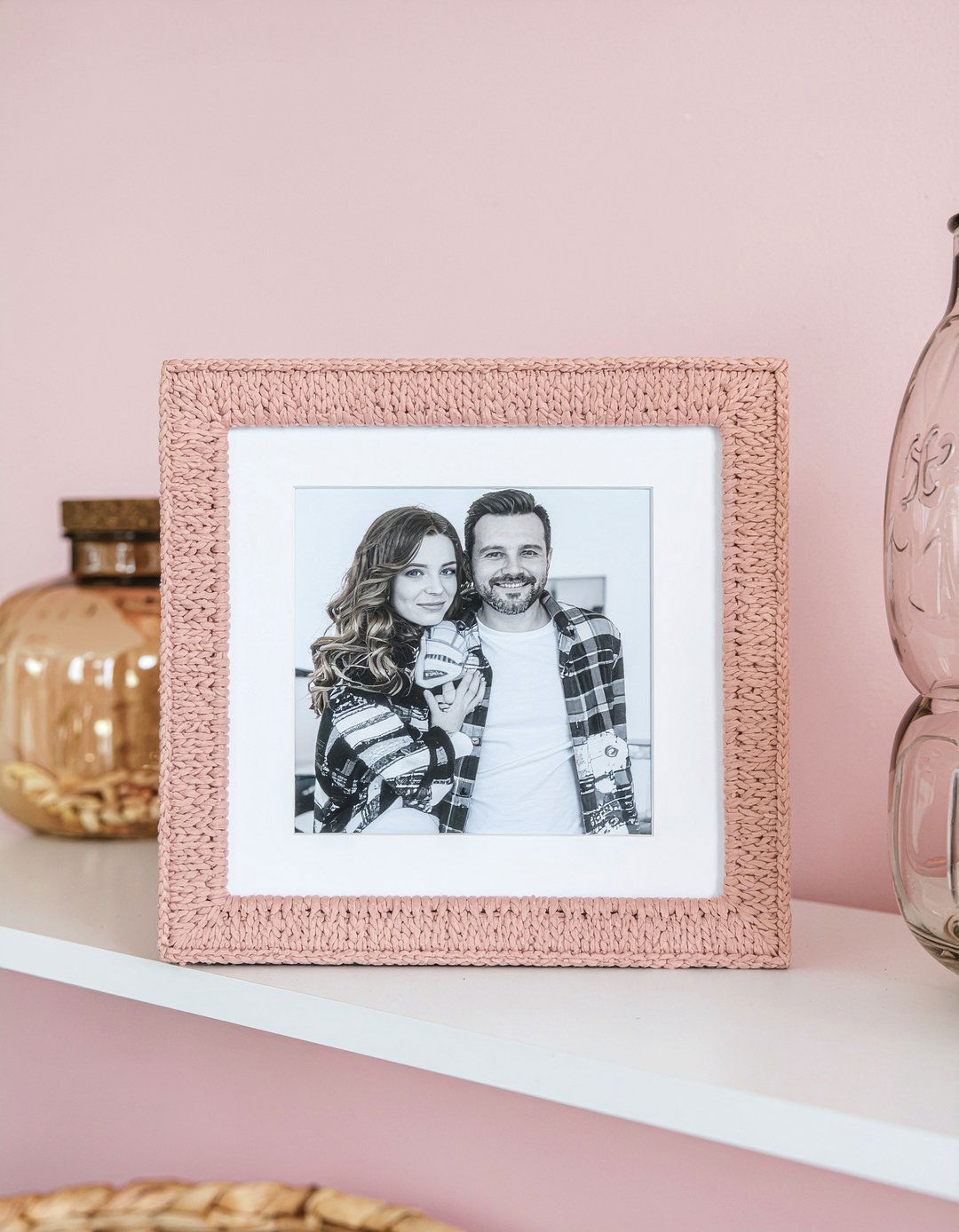 Knit picture frame - 30 knitted living room ideas