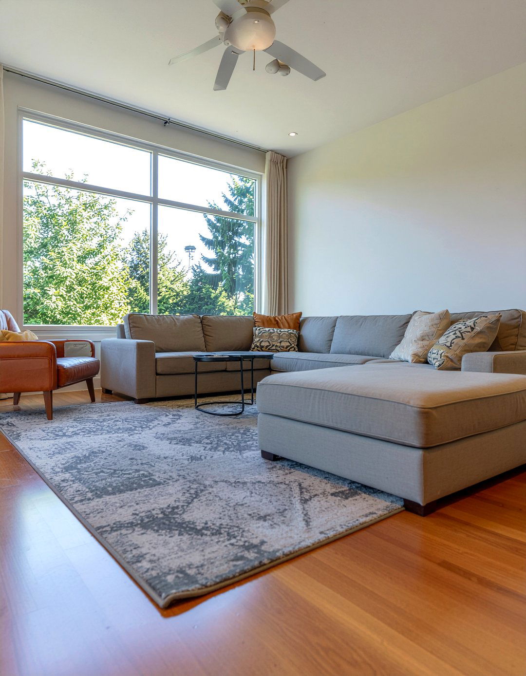 L Shaped Sectional With Armchairs - 30 living room conversation area ideas