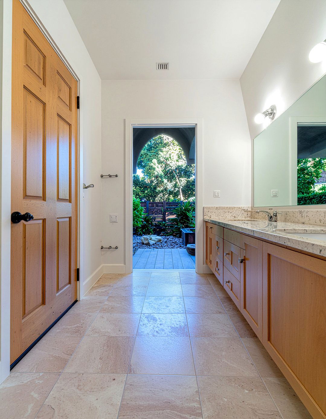 L shaped bathroom with dual entry doors - 30 L-shaped bathroom layout ideas