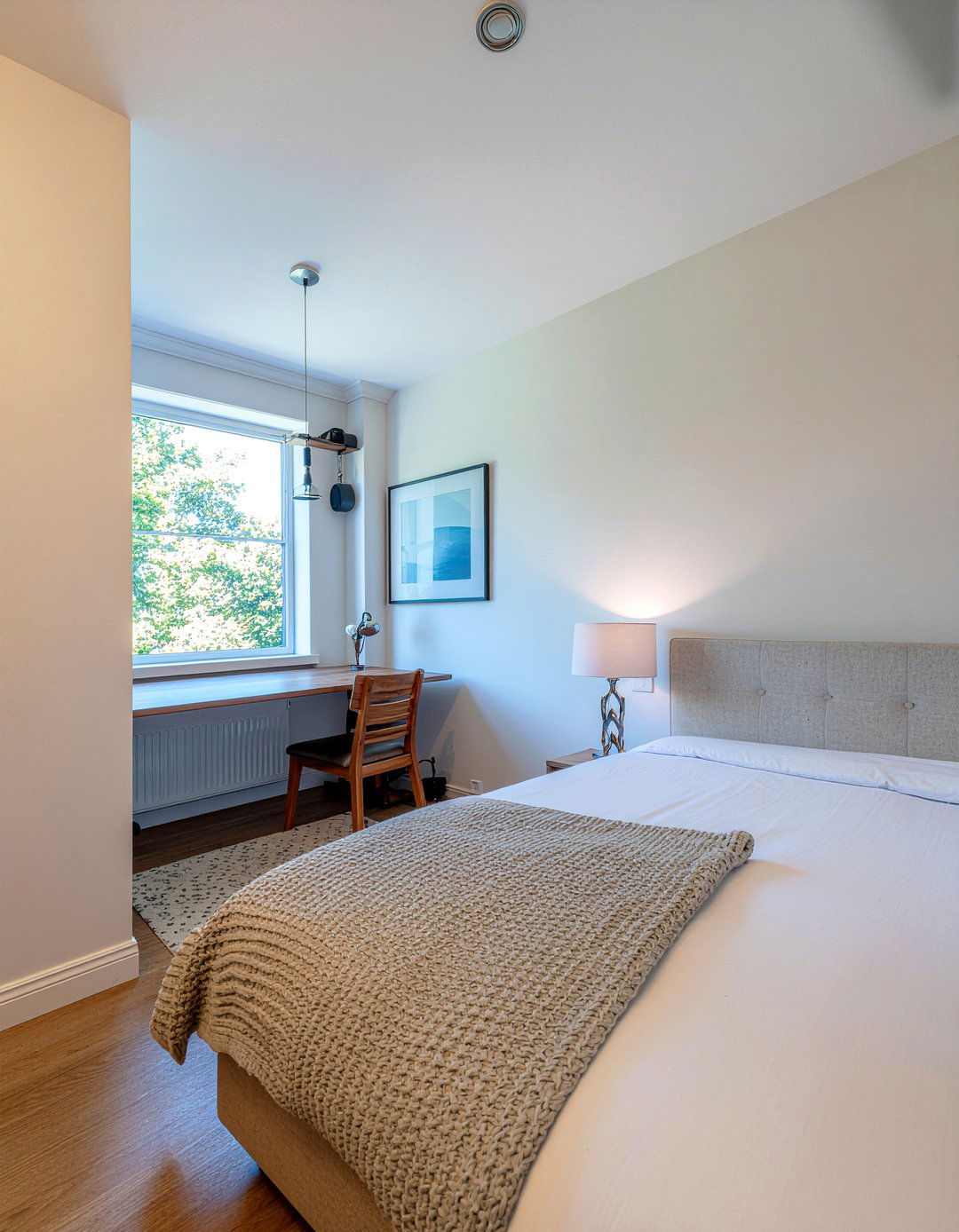 L shaped bedroom - 30 bedroom layout ideas