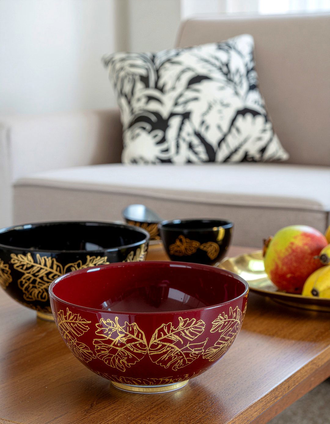 Lacquerware decorative bowls - 30 Thai living room ideas