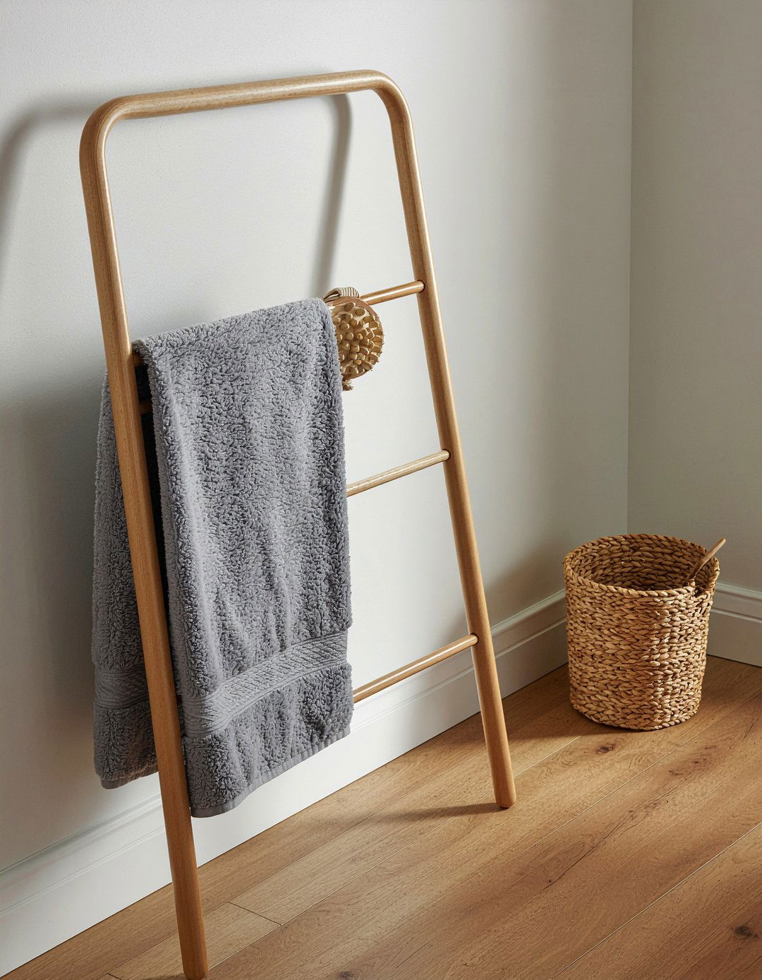 Ladder Towel Rack - 30 bathroom shelf ideas