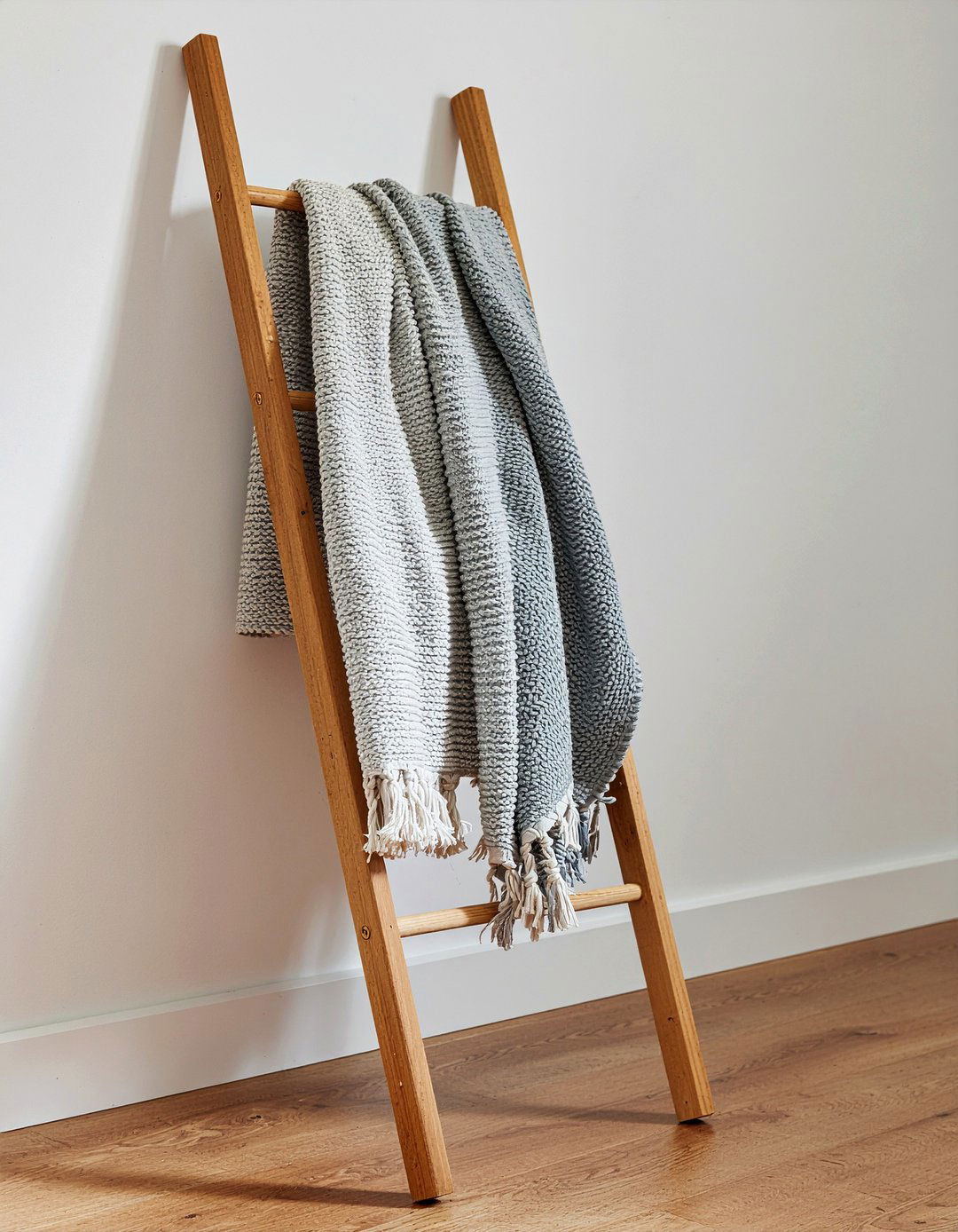 Ladder Towel Rail - 30 bedroom small space solutions