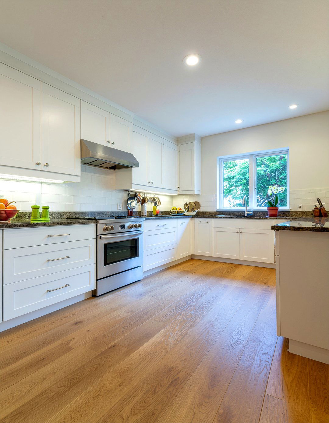 Laminate flooring - 30 kitchen flooring ideas