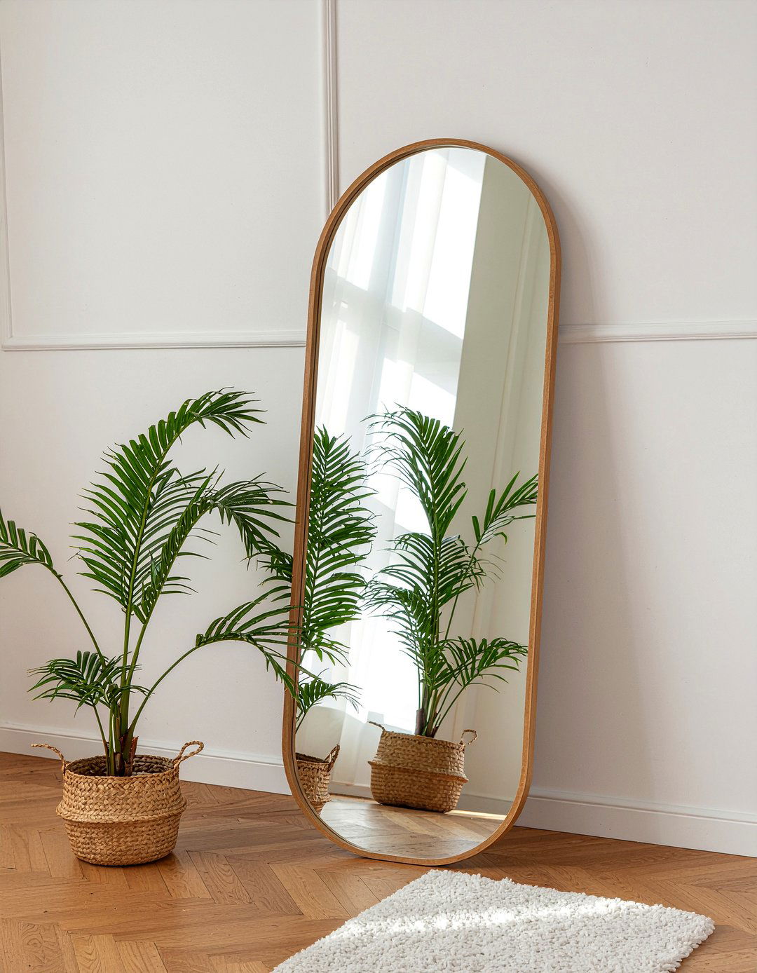 Large Arched Mirror - 30 warm minimalist living room ideas