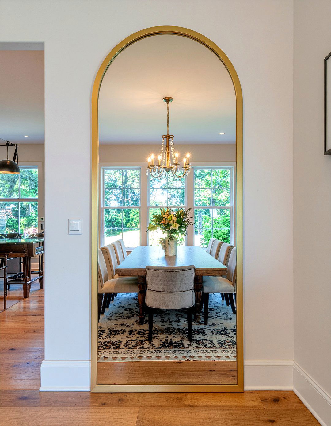 Large Arched Wall Mirror - 30 bungalow dining room ideas