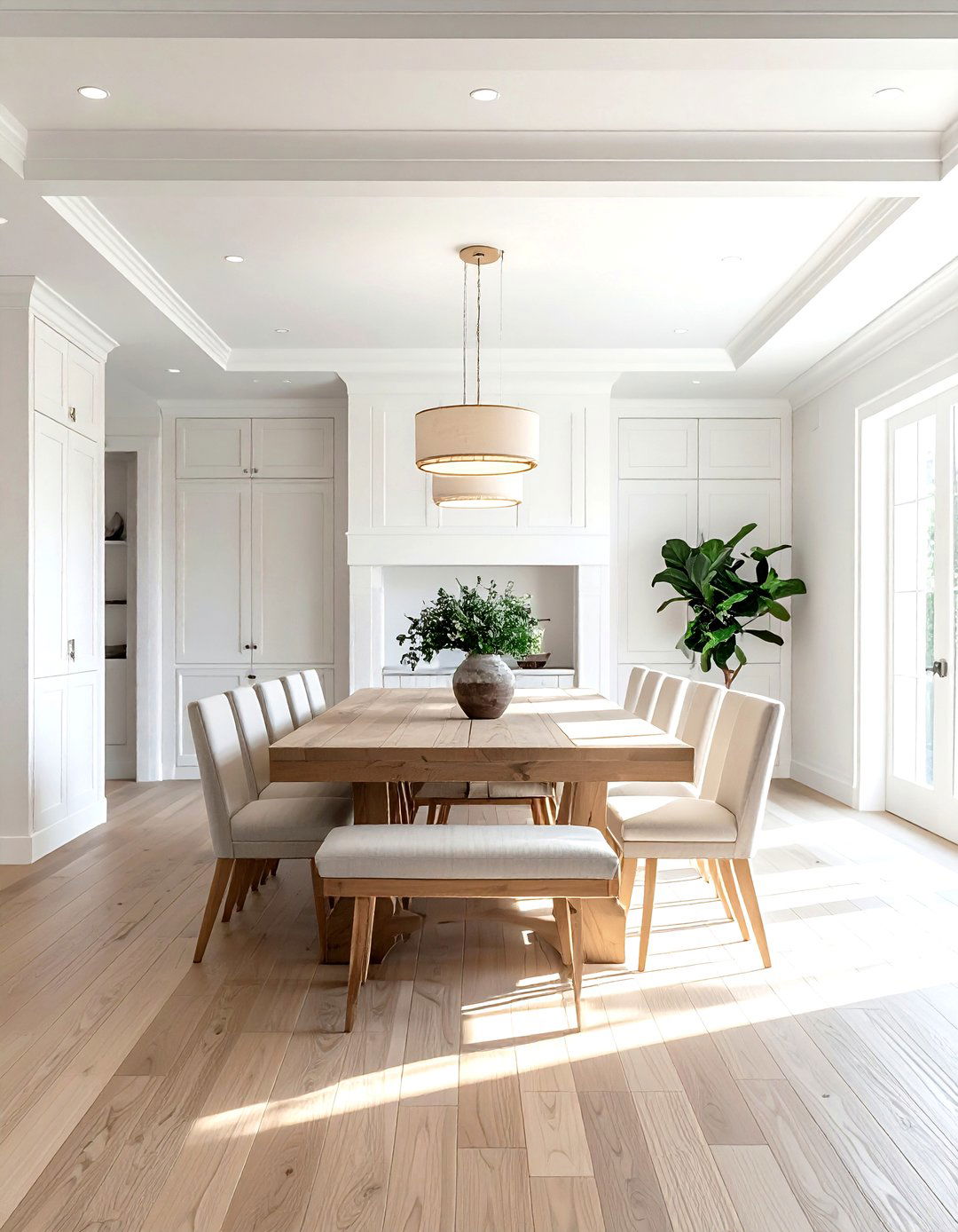 Large Family Dining Room - 30 dining room space planning ideas