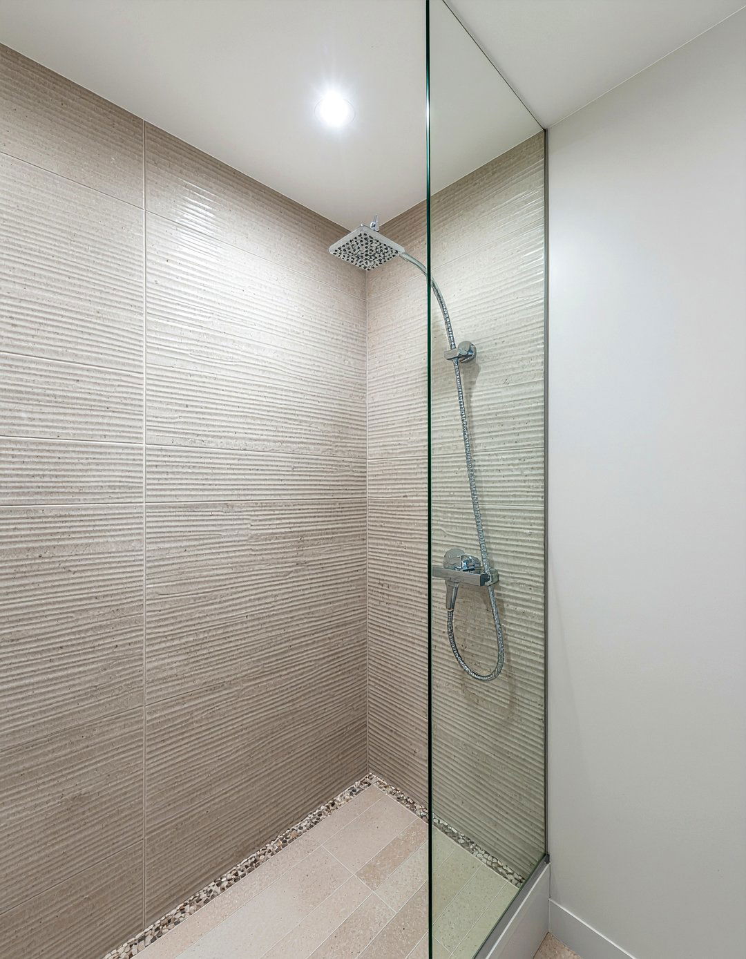 Large Format Fluted Tile - 30 fluted tile bathroom ideas