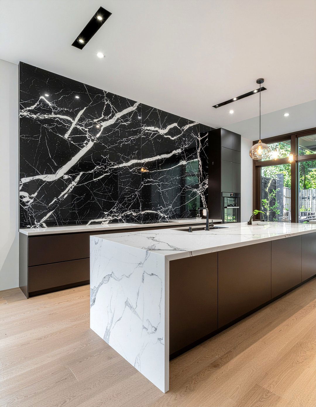 Large Kitchen Backsplash - 30 large kitchen ideas