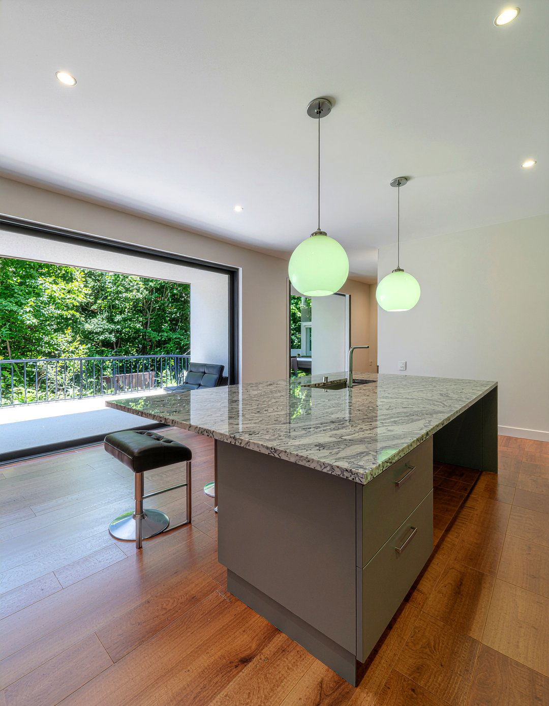 Large Kitchen Island - 30 kitchen investment piece ideas