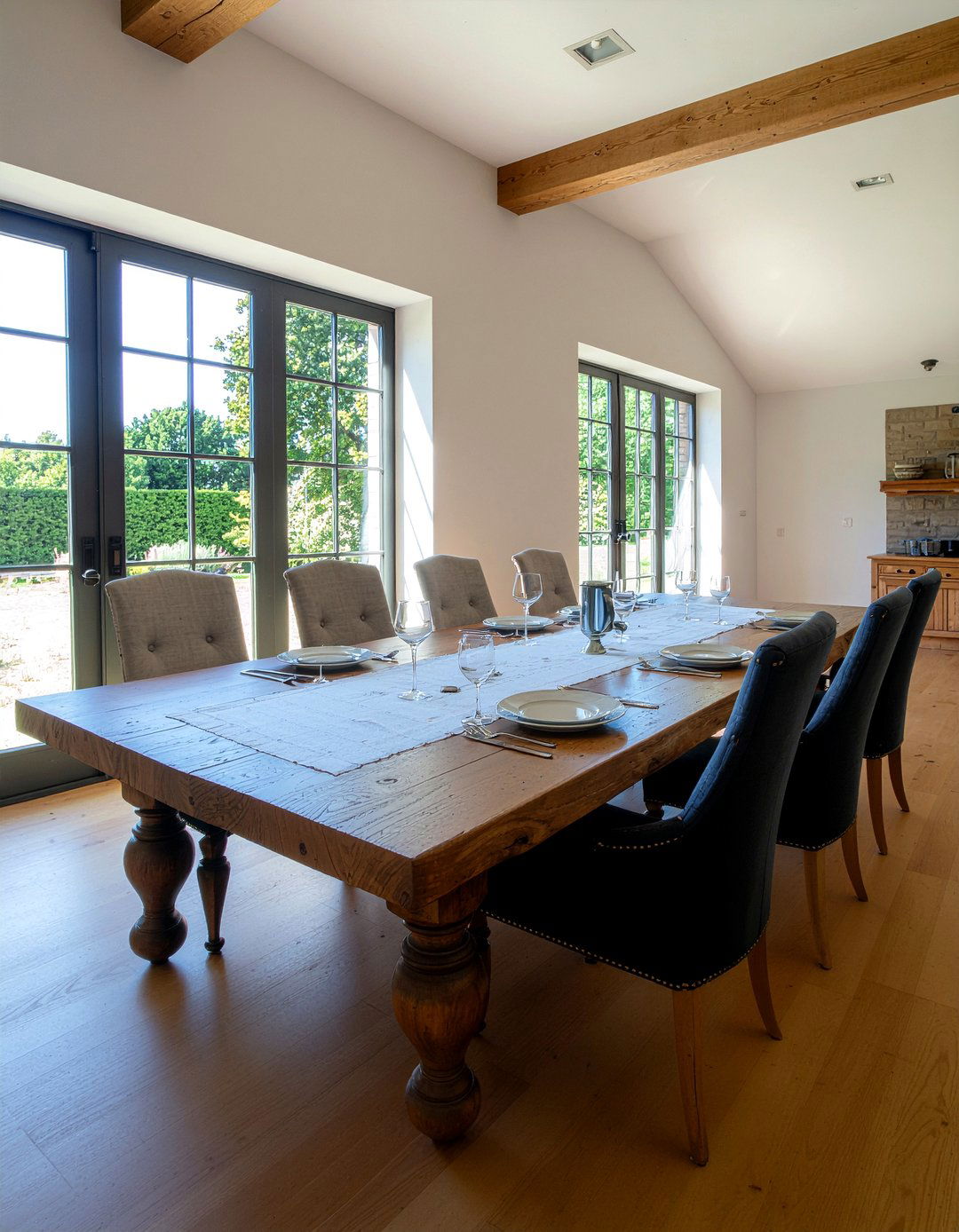 Large Oak Table - 30 English country dining room ideas