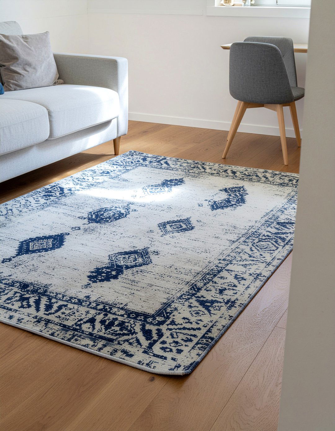 Large area rug - 30 tiny living room ideas