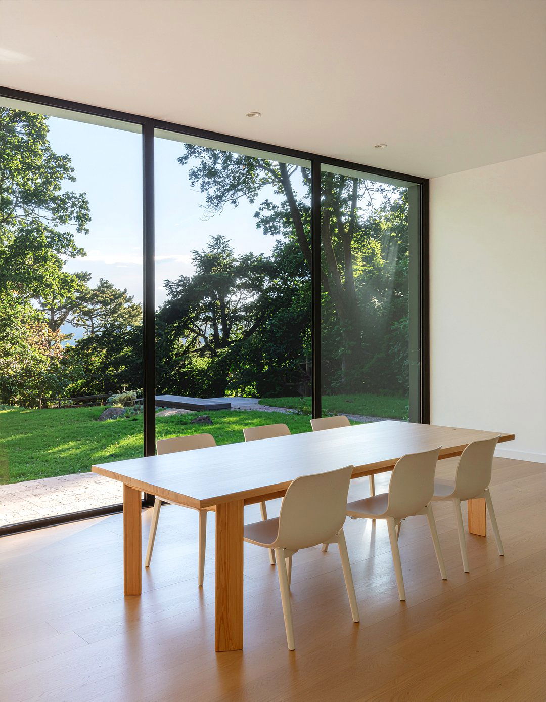 Large dining room windows - 30 bright dining room ideas