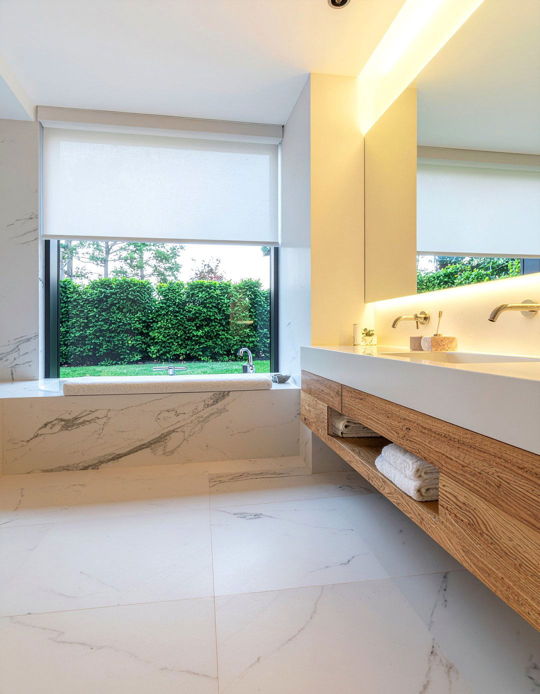 Large format marble tile bathroom - 30 marble look bathroom ideas
