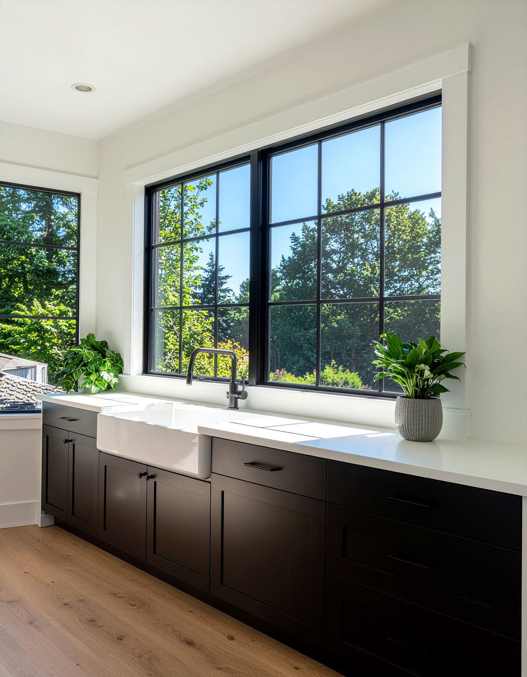 Large kitchen window - 30 kitchen remodel ideas