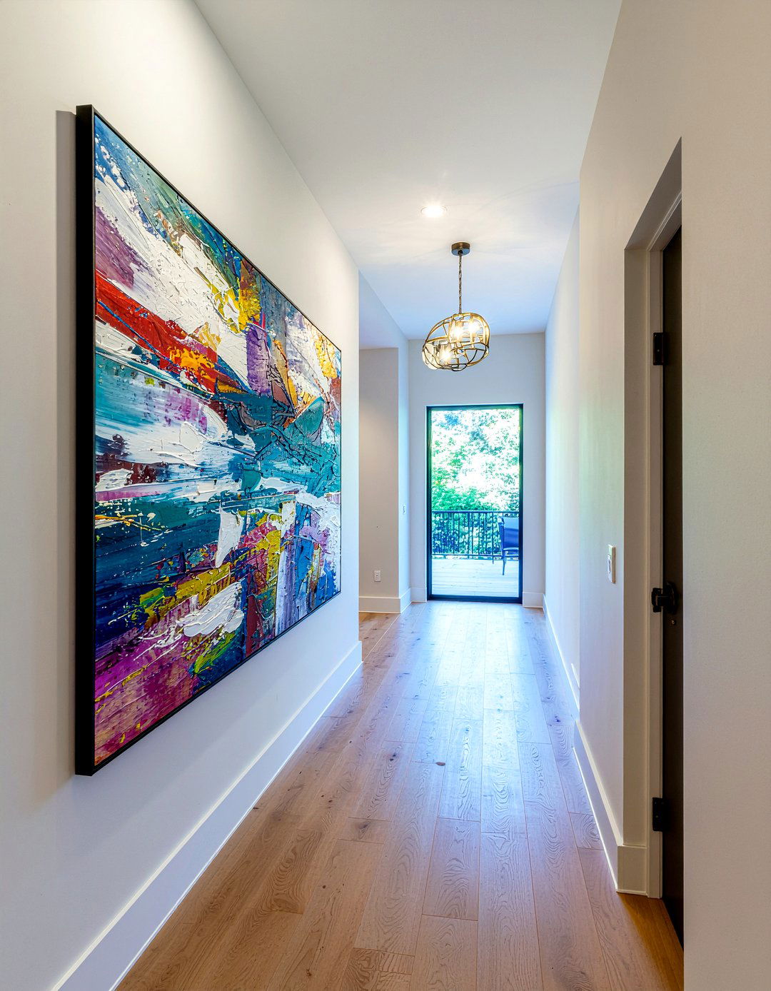 Large scale wall art - 30 bedroom hallway ideas