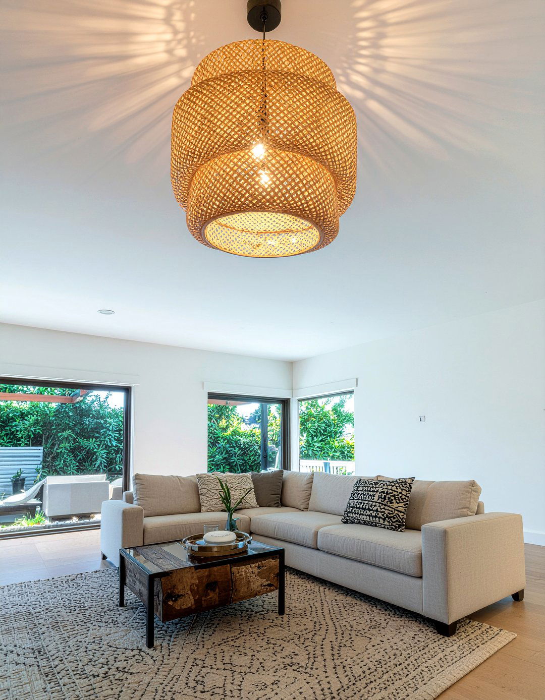 Large wicker pendant light - 30 wicker living room ideas