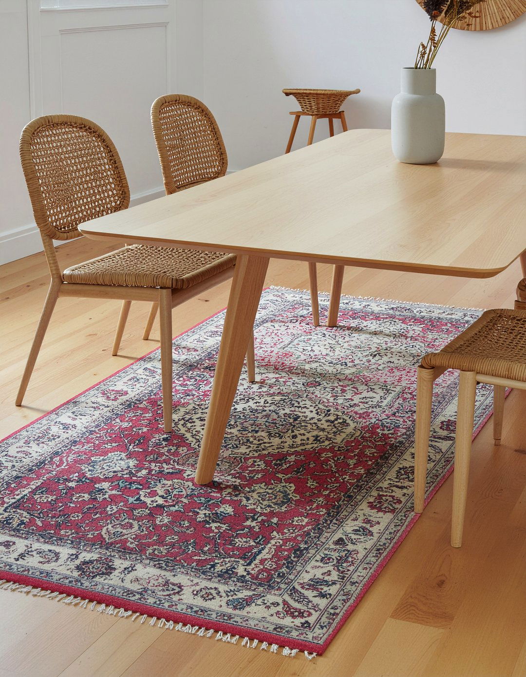 Layered Dining Rugs - 30 Persian rug dining room ideas