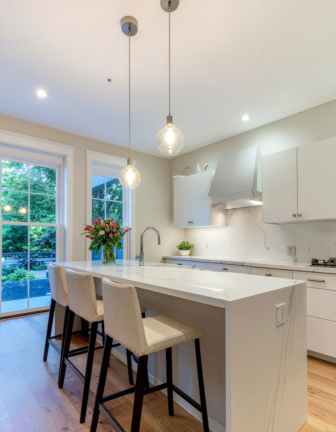 Layered Lighting Fixtures - 30 kitchen warmth ideas