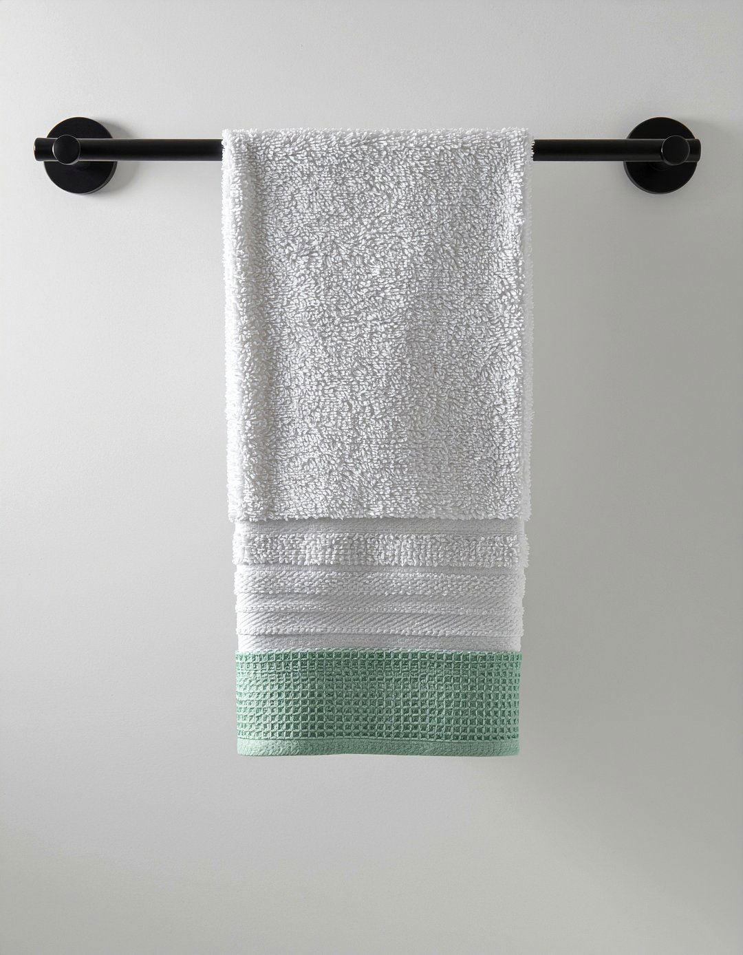 Layered bath towels - 30 bathroom layering ideas