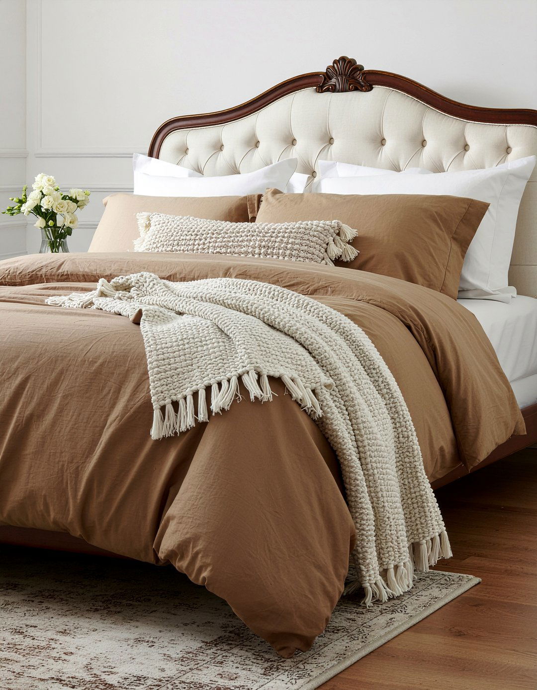Layered camel bedding sets - 30 camel bedroom ideas