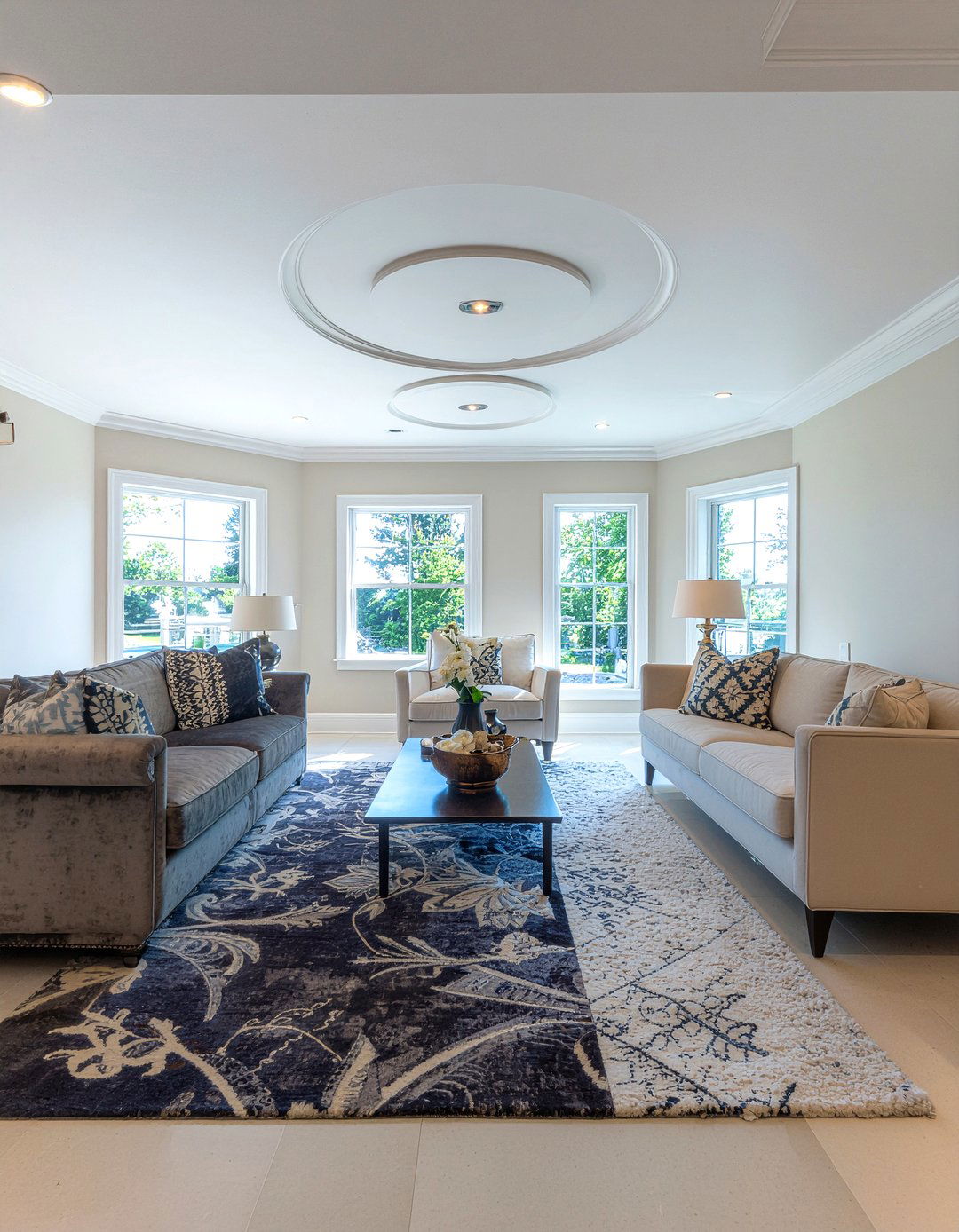 Layered ceiling medallion - 30 living room rosette ideas