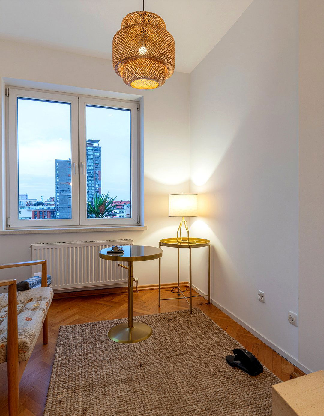 Layered lighting - 30 tiny living room ideas