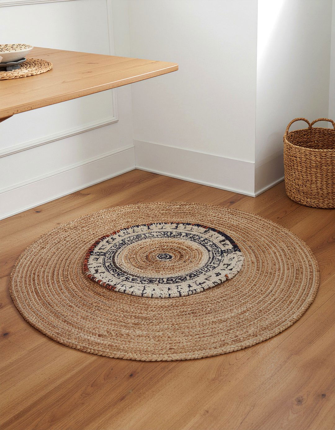 30 Round Rug Dining Room Ideas for a Perfect Table Setup