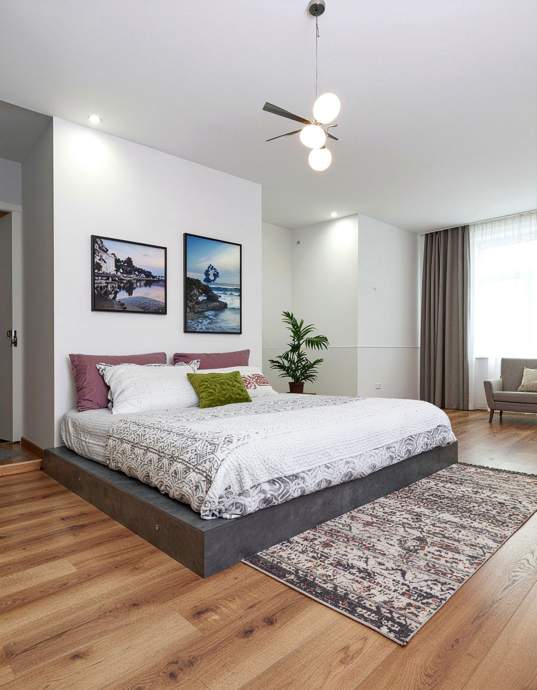 Leaner Photo Shelf - 30 bedroom photo displays