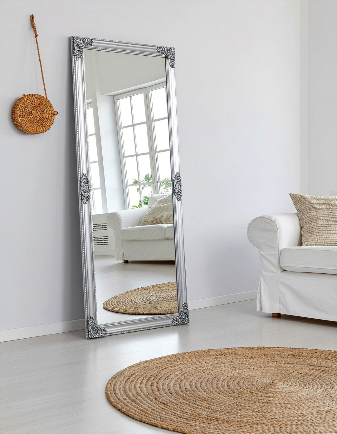 Leaner floor mirror - 30 living room wall decor ideas