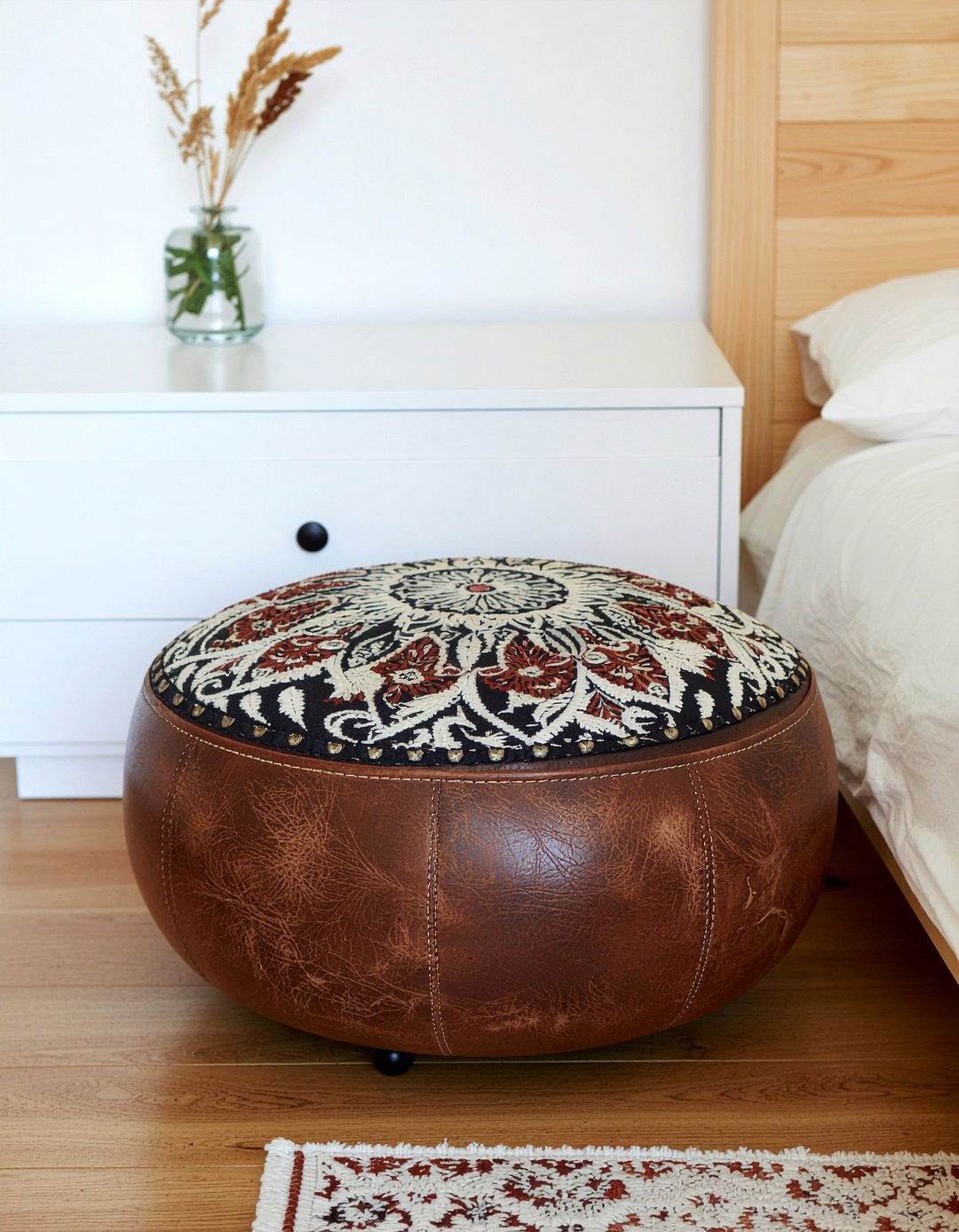 Leather Moroccan Pouf - 30 Moroccan bedroom ideas