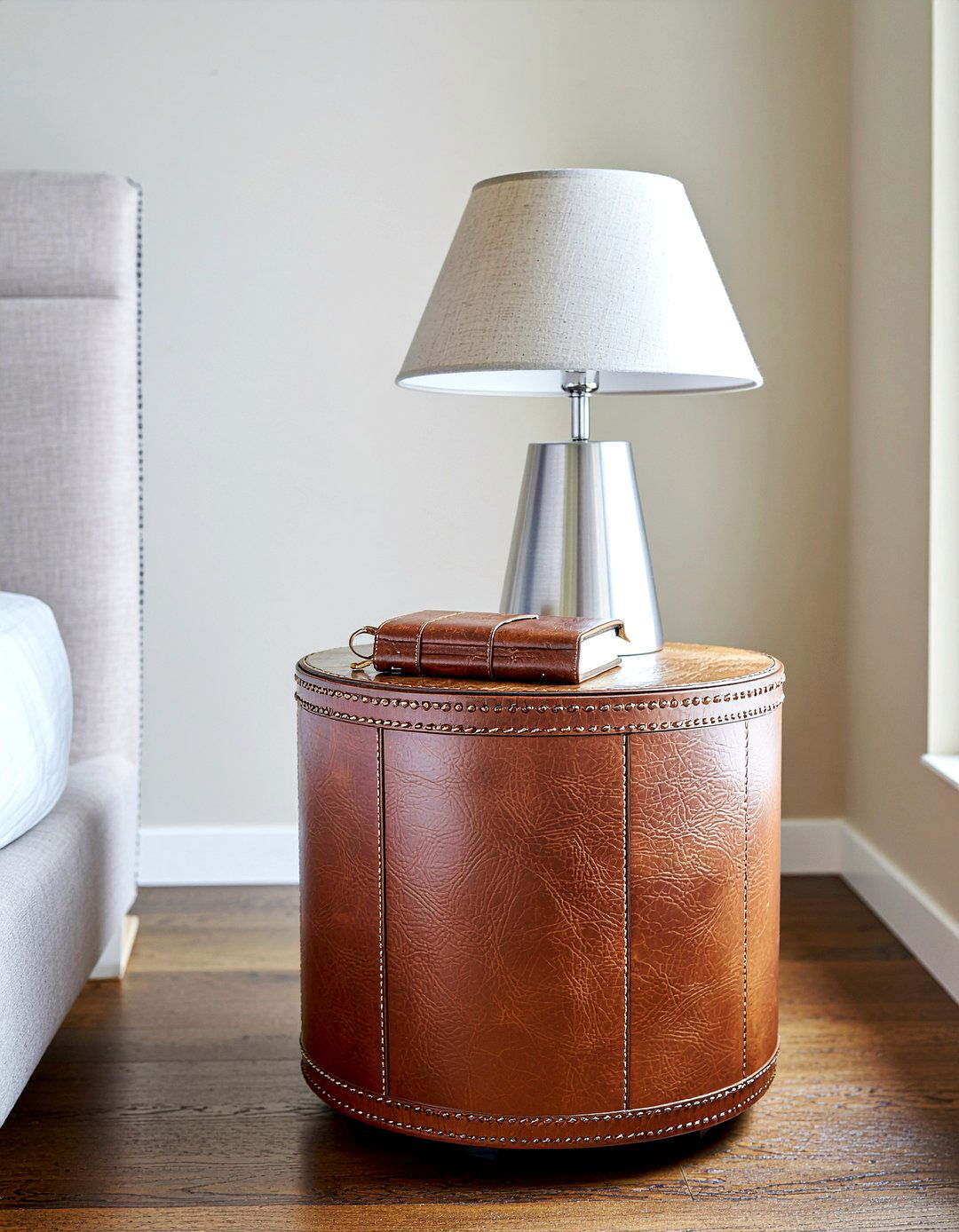 Leather round nightstand - 30 bedroom round nightstands