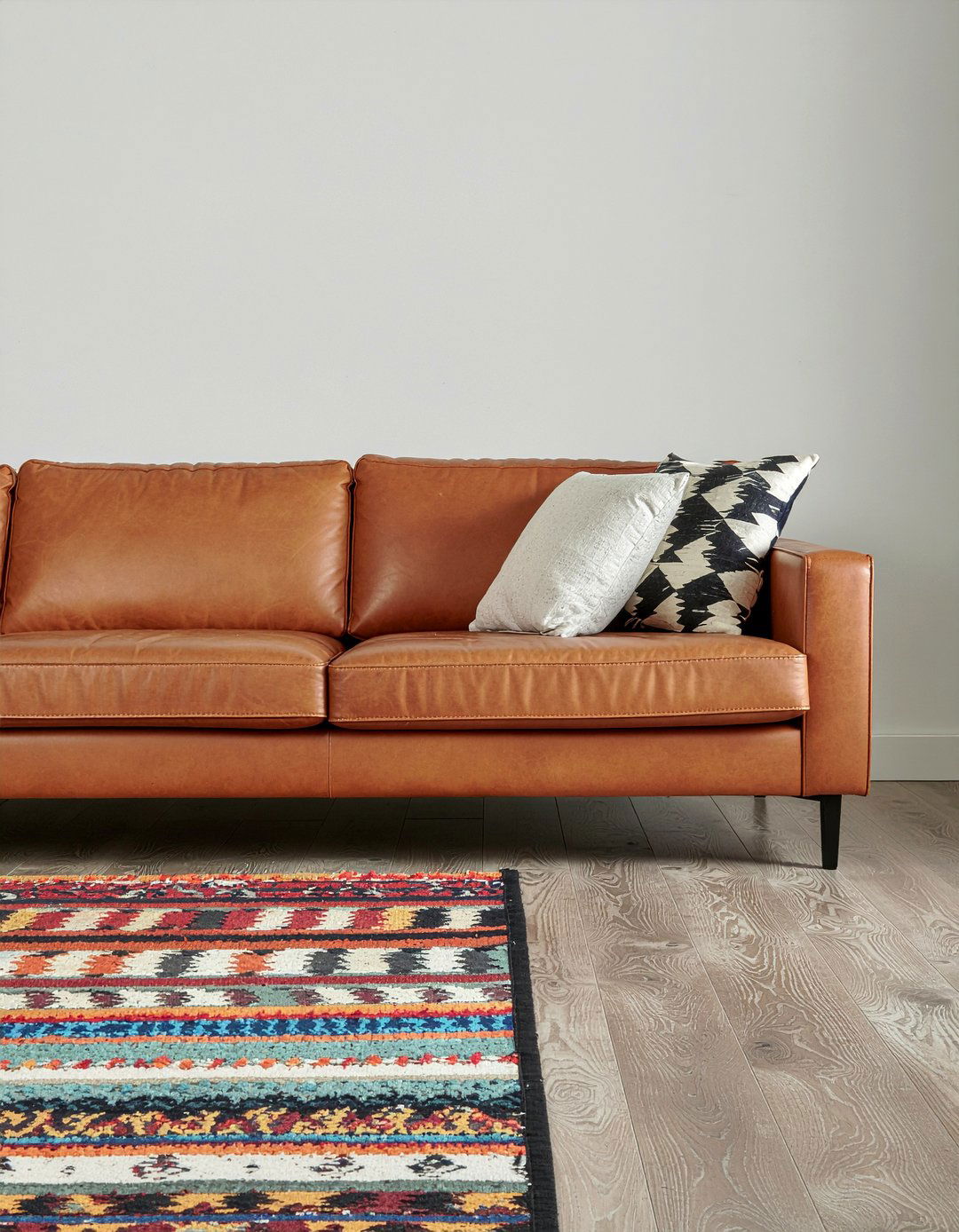 Leather sofa colorful rug - 30 leather sofa living room ideas