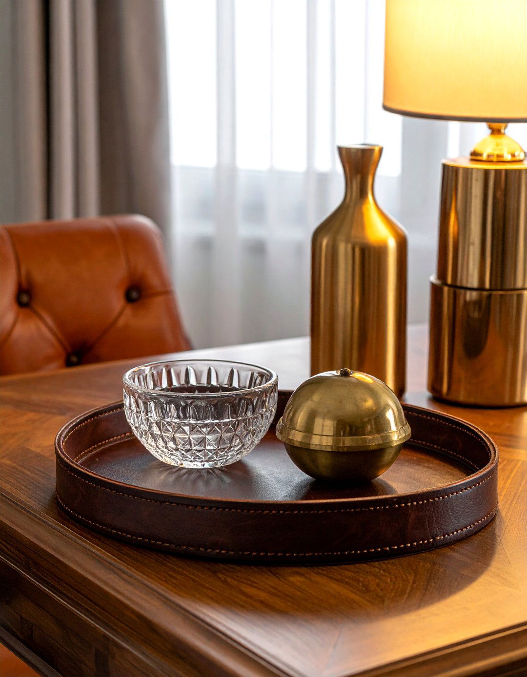 Leather tray - 30 tray centerpiece dining ideas