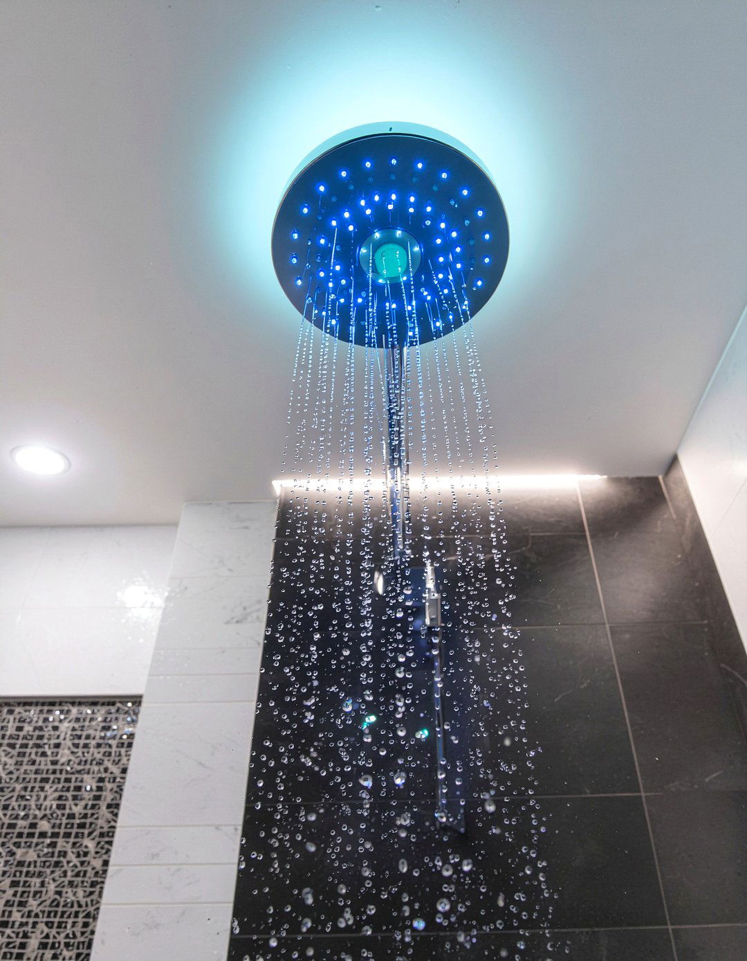 Led shower head - 30 bathroom LED lighting ideas