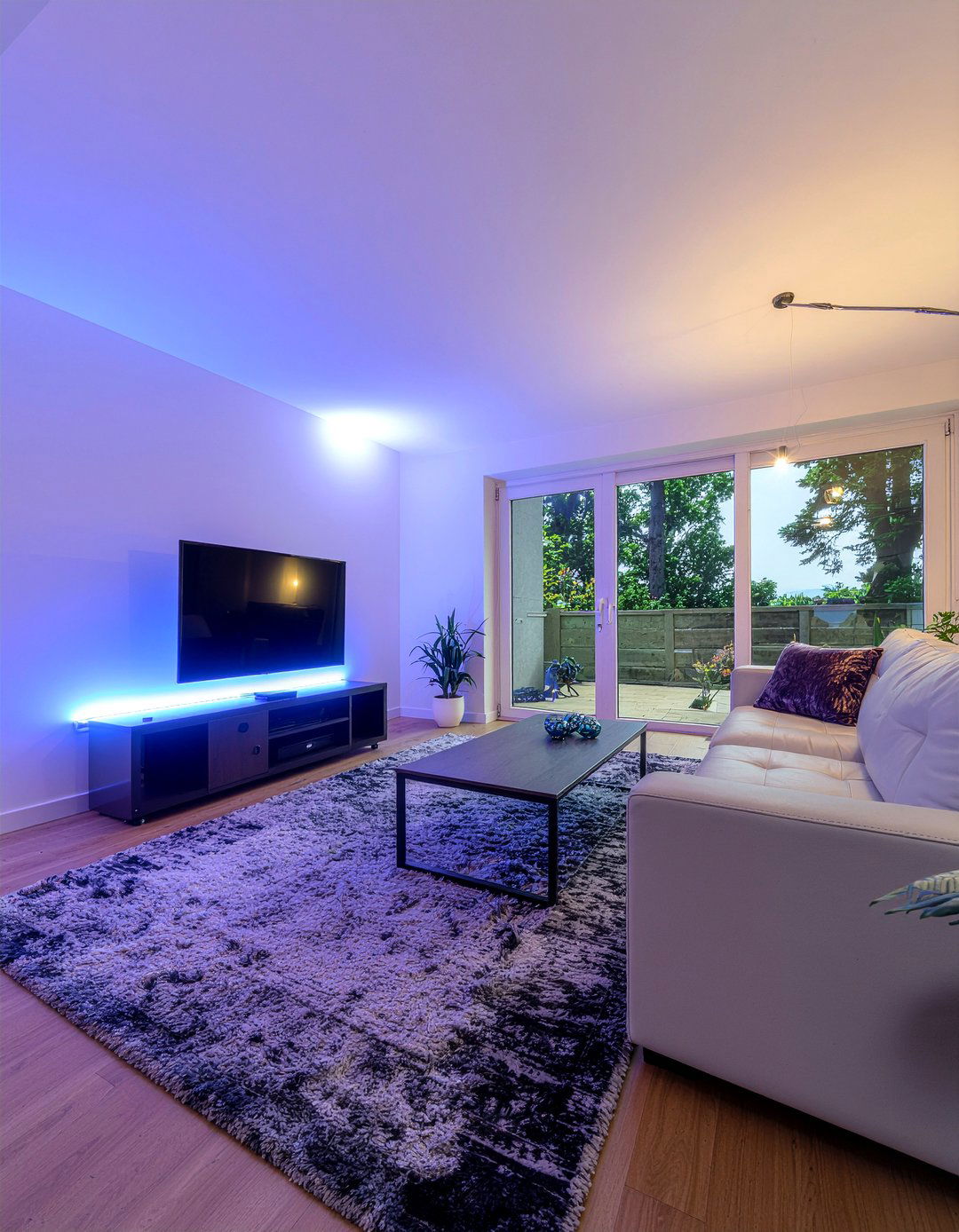 Led strip lighting - 30 video game living room ideas