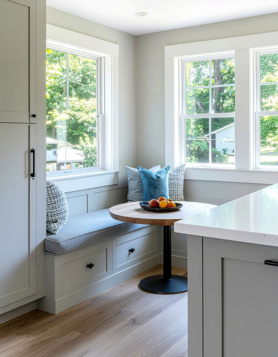 Light Gray Kitchen Breakfast Nook - 30 light gray kitchen ideas