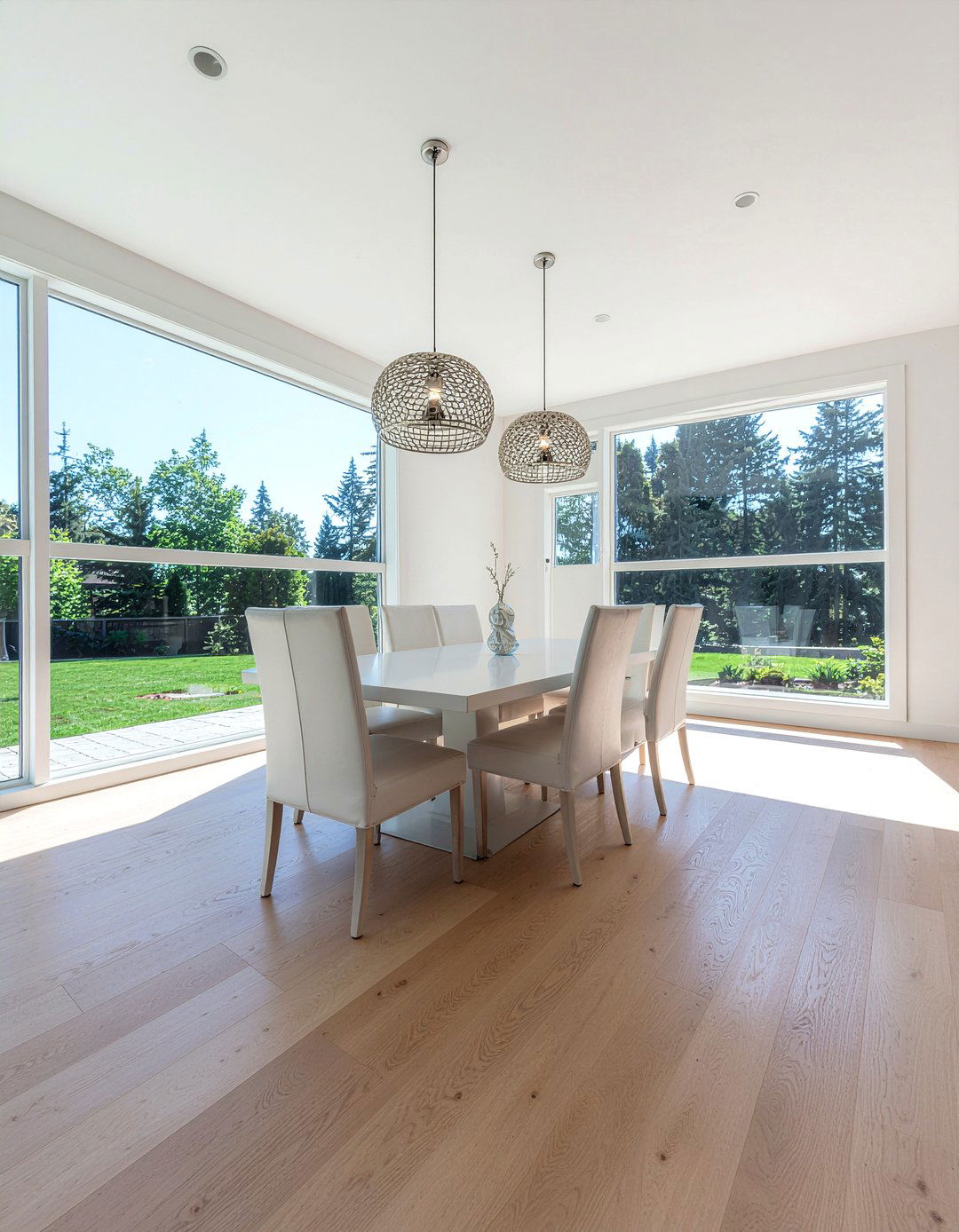 Light dining room flooring - 30 bright dining room ideas