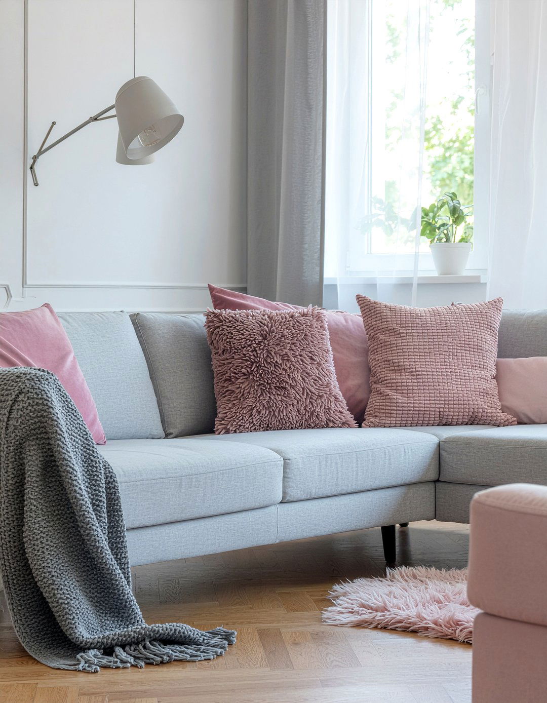 Light gray sectional pink pillows - 30 pink and gray living room ideas