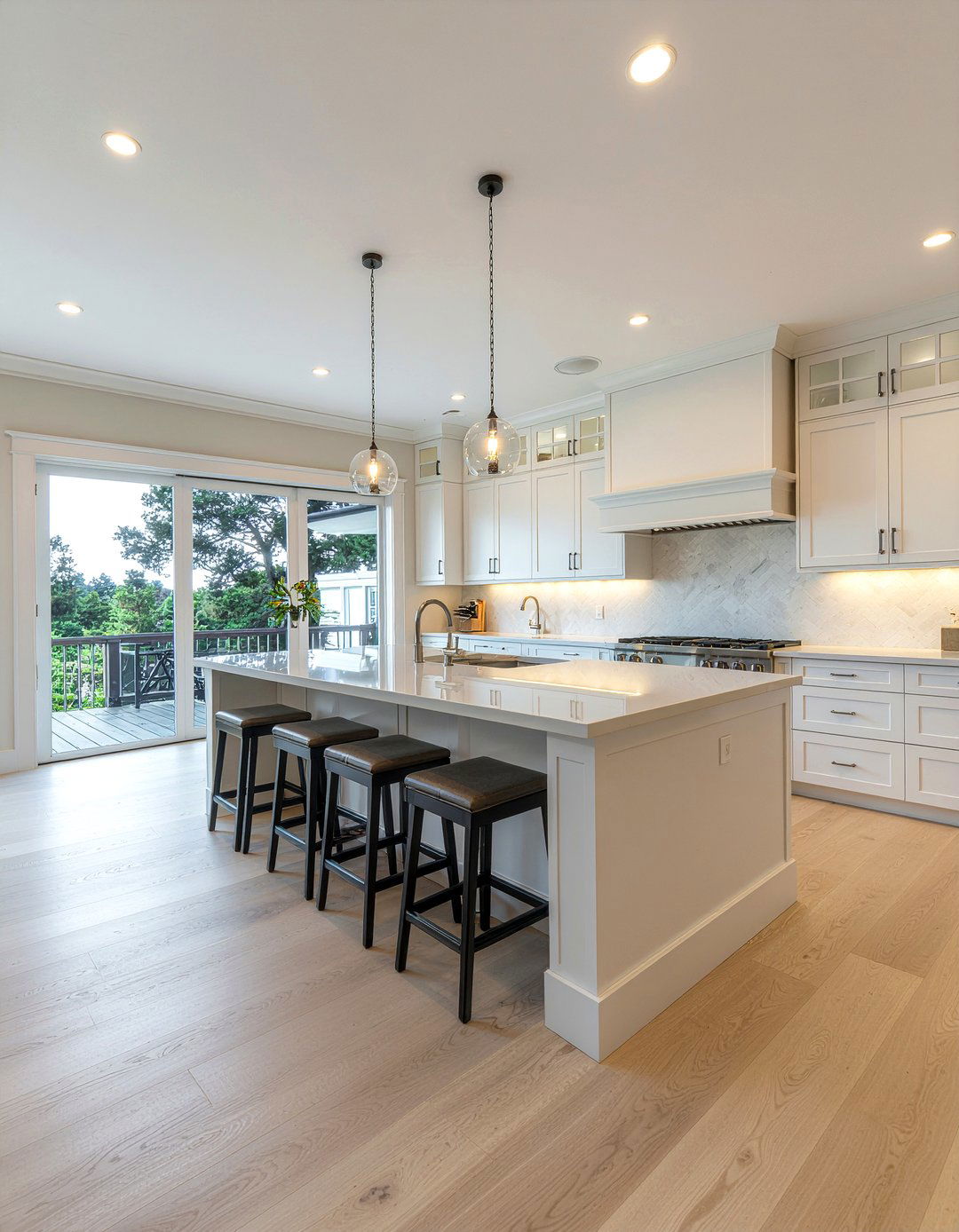 Light oak kitchen flooring - 30 beach kitchen ideas