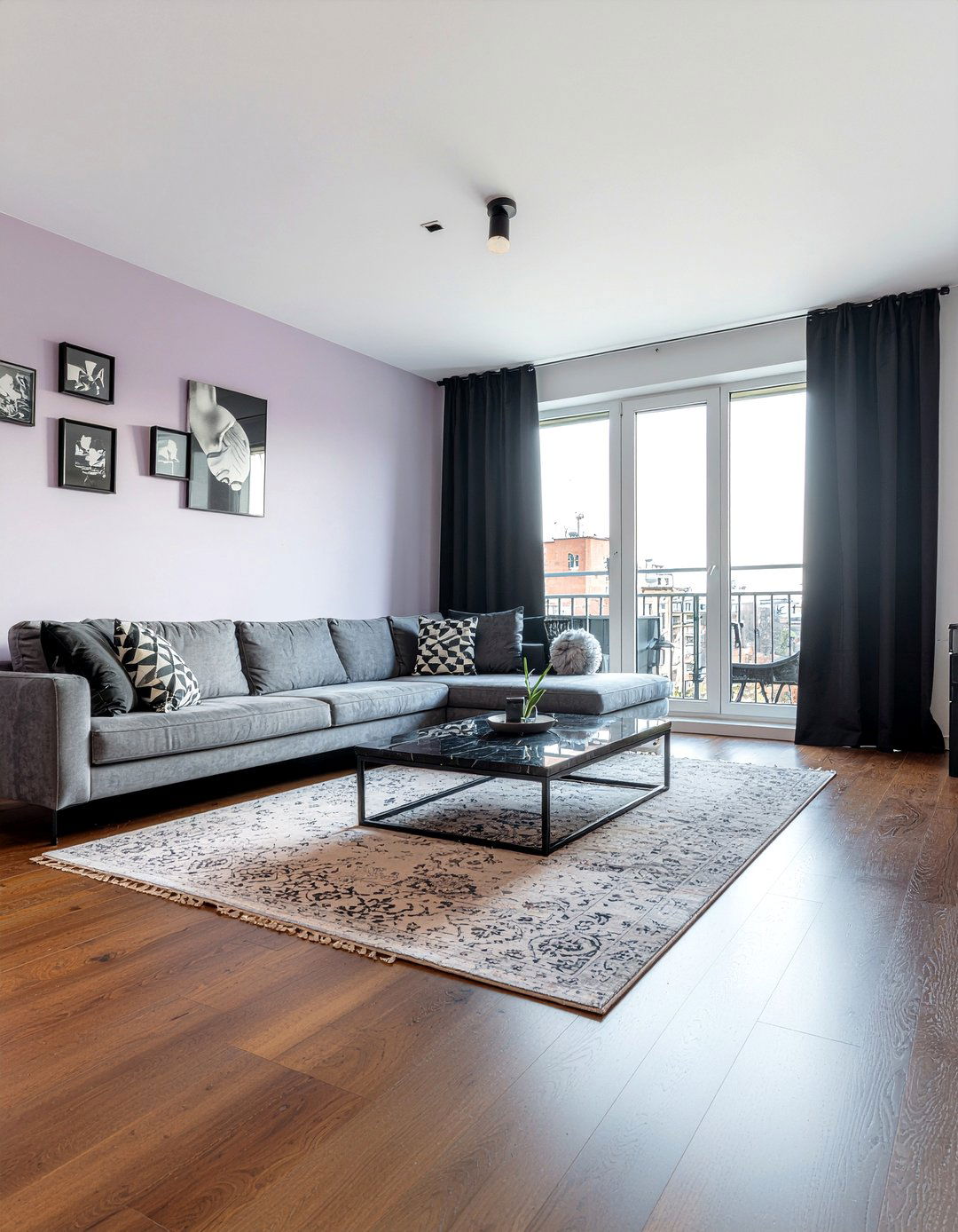 Lilac and black living room - 30 lilac living room ideas