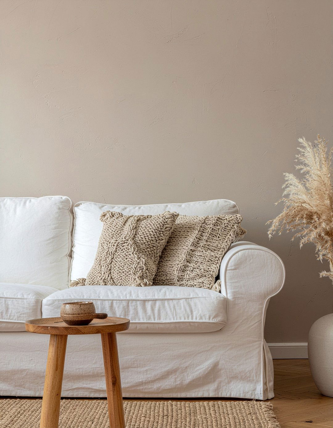 Limewash paint - 30 living room accent walls