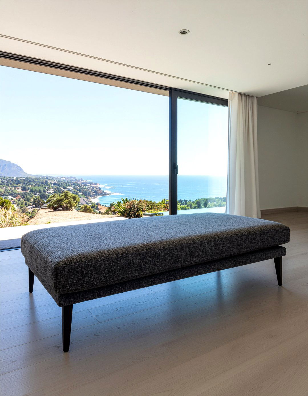 30 Elegant Bedroom Settees to Add Stylish Comfort to Your Room